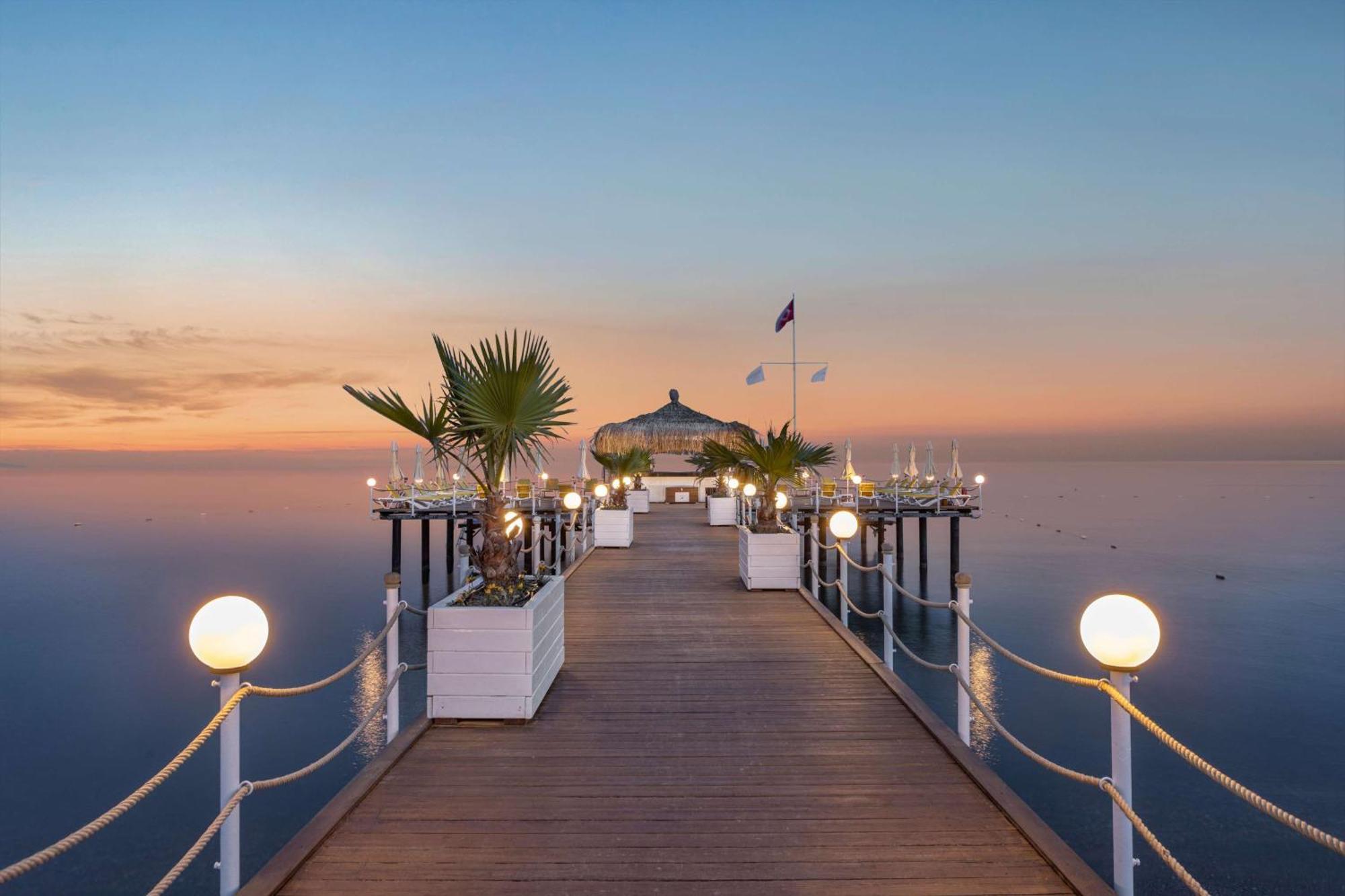 ลารา แฟมิลี คลับ - ออล อินคลูซีฟ Hotel อันตัลยา ภายนอก รูปภาพ